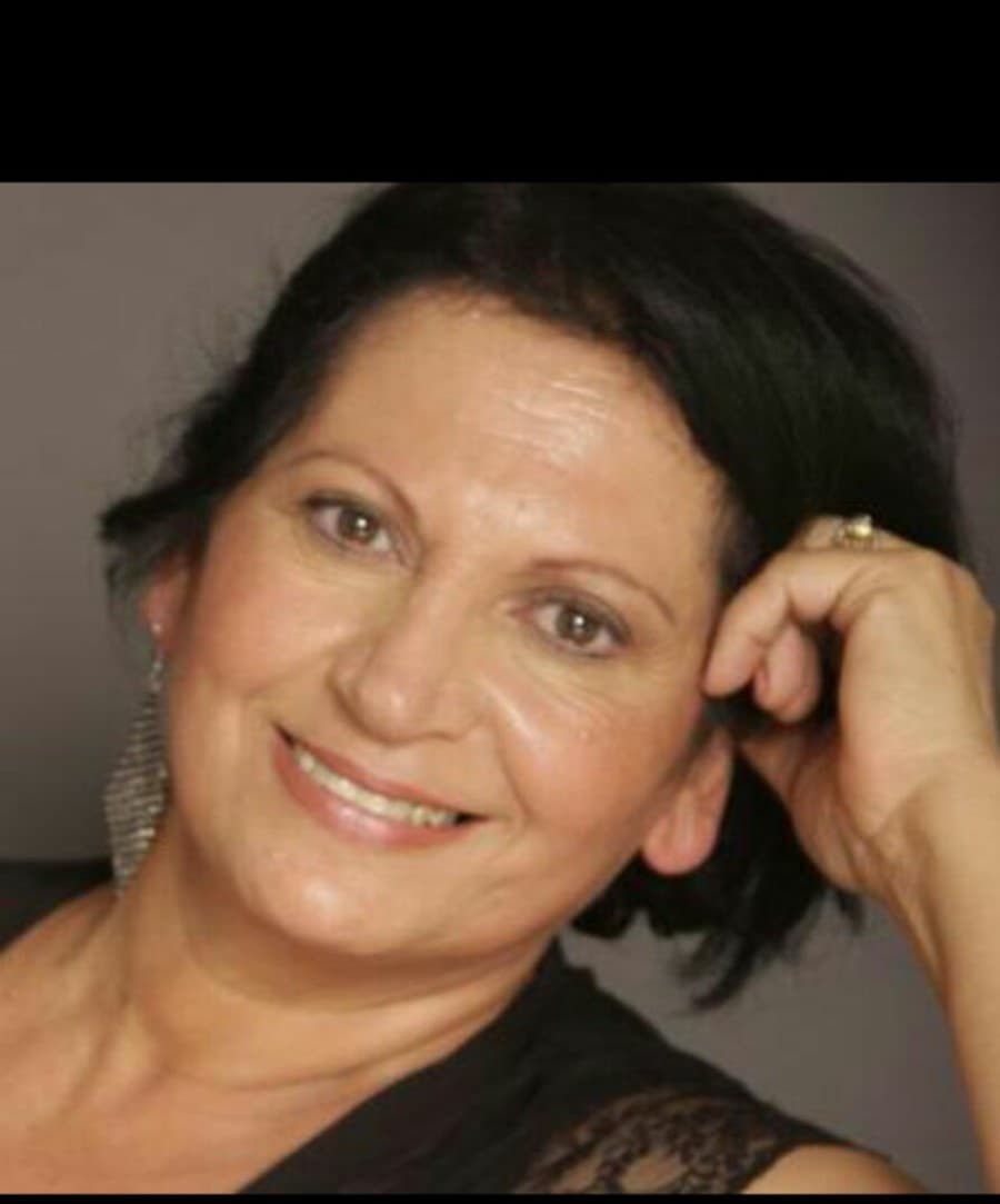 Portrait of Lili Twizer, chef-host of Bishulilim